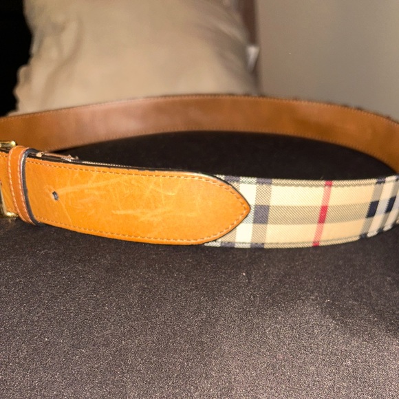 Burberry Gold Buckle Belt with House Check Size: 38/95 UNISEX - Picture 6 of 7